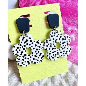 New Black White Dalmatian Dot Daisy Flower Retro 80s Style Matte Finish Earrings
